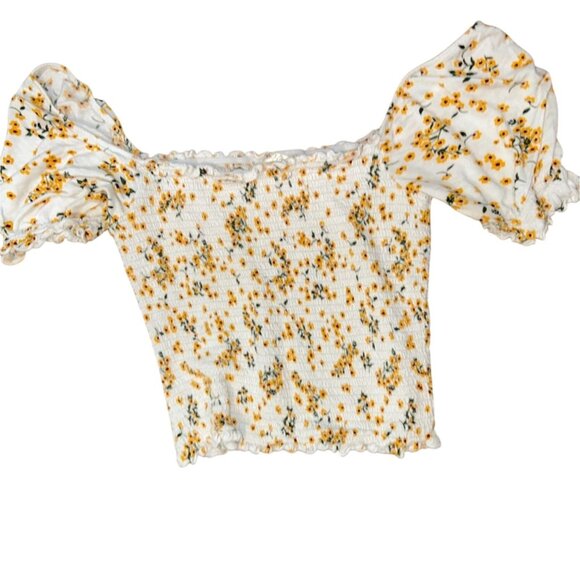 (6 for $25) Heart & Hips Smocked Floral Princess Sleeve top Size Medium - Picture 7 of 7